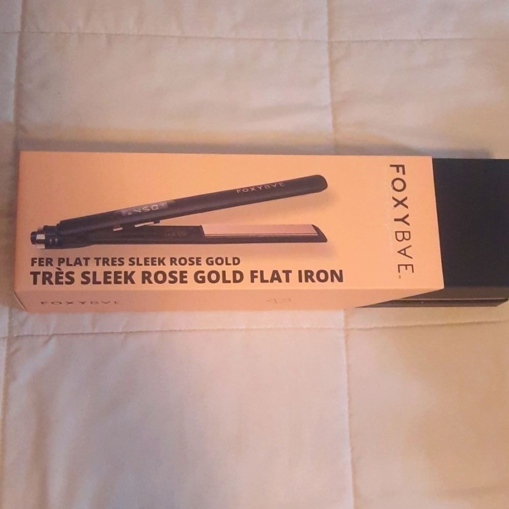 FoxyBae Flat Iron